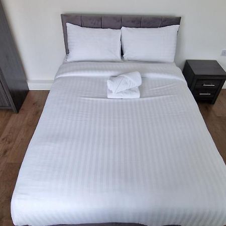 Apartment In Wakefield City Centre ภายนอก รูปภาพ