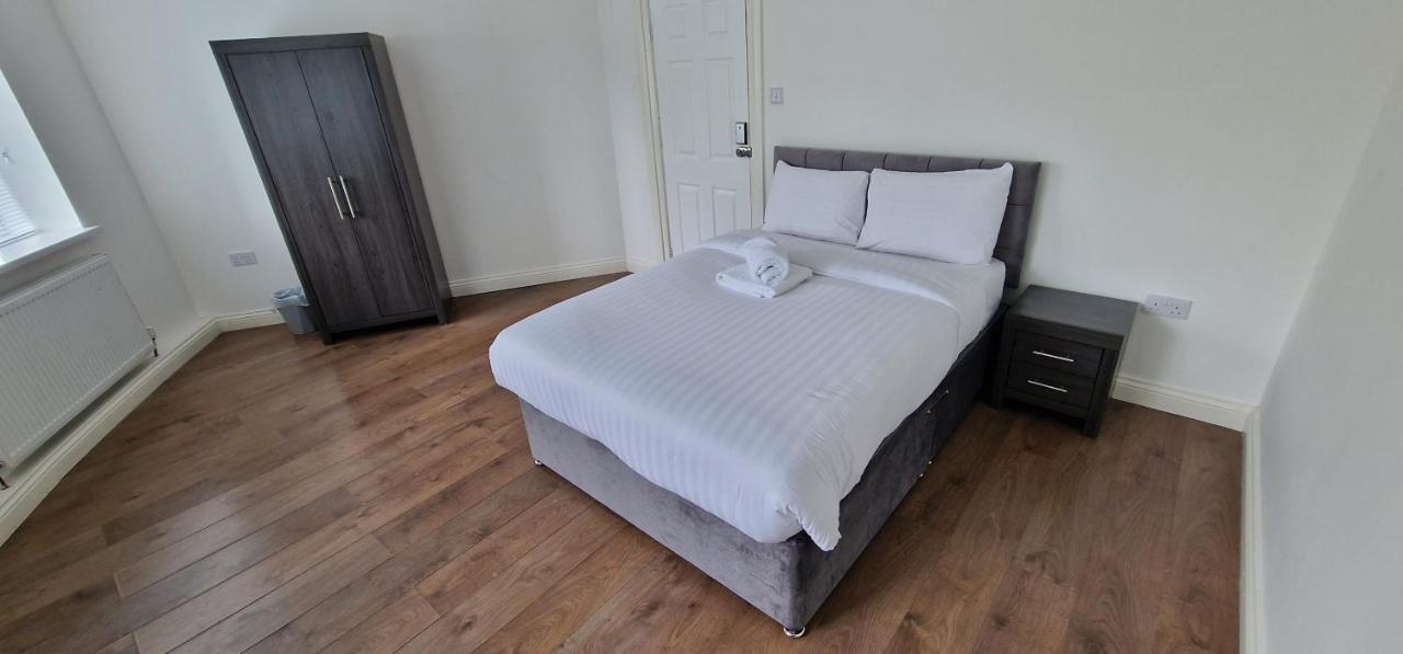 Apartment In Wakefield City Centre ภายนอก รูปภาพ